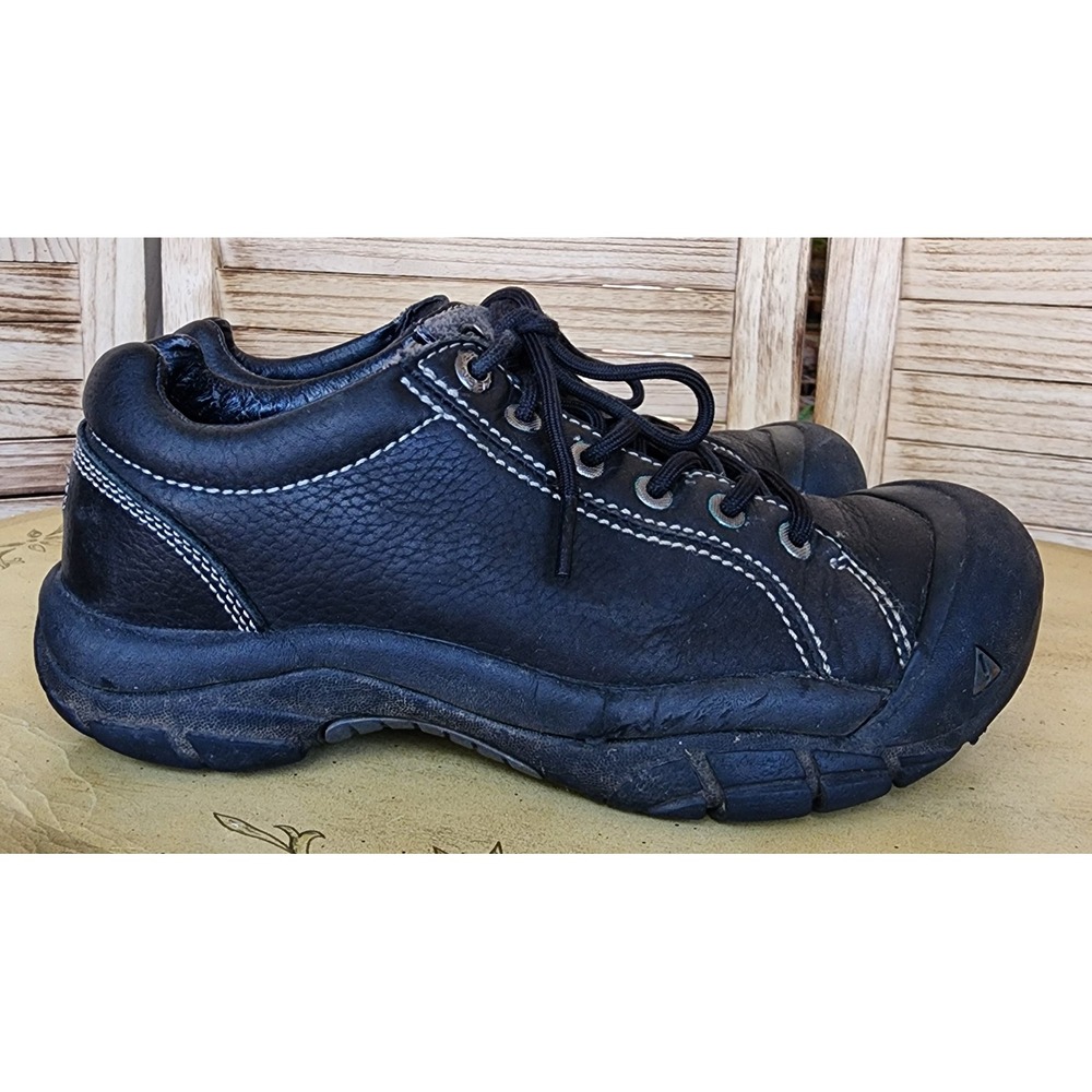 Keen EU 39 US 8.5 Black Leather Lace Up Walking Shoes Comfort Gorpcore Outdoors